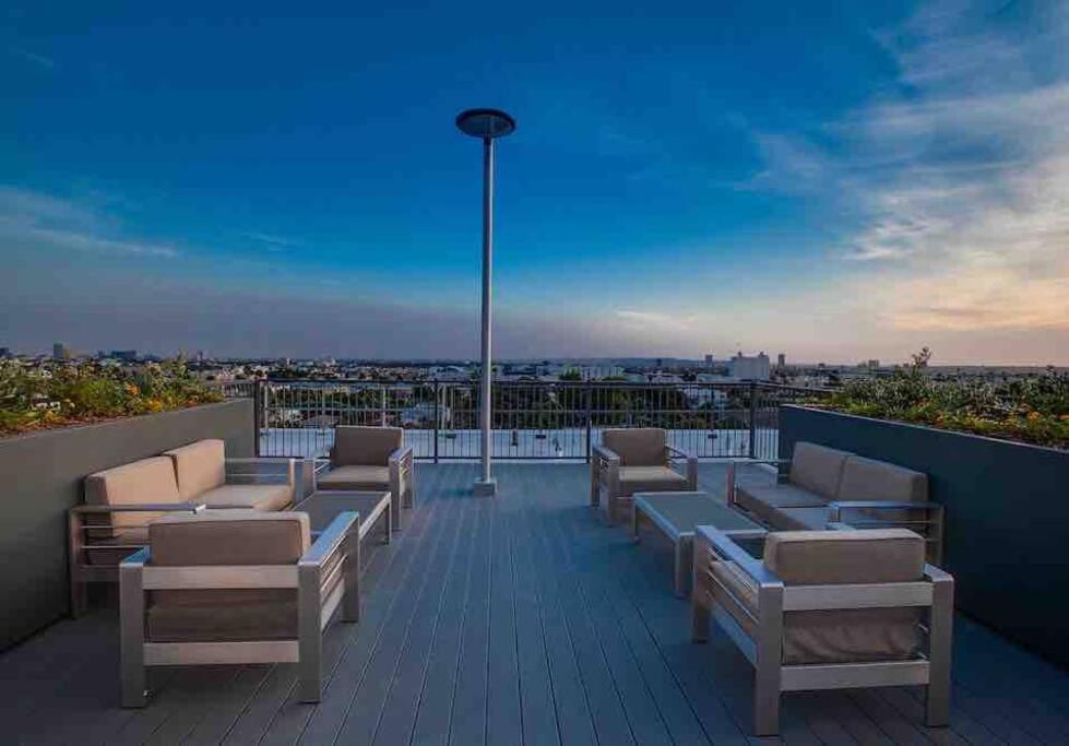 Appartement Designer Hollywood Penthouse With Private Balcony On Sunset