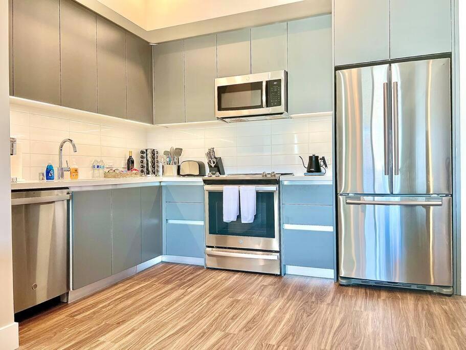 Appartement Designer Hollywood Penthouse With Private Balcony On Sunset *